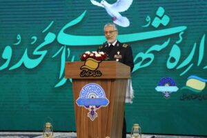 انقلاب اسلامی هیمنه پوشالی آمریکا را در هم شکست