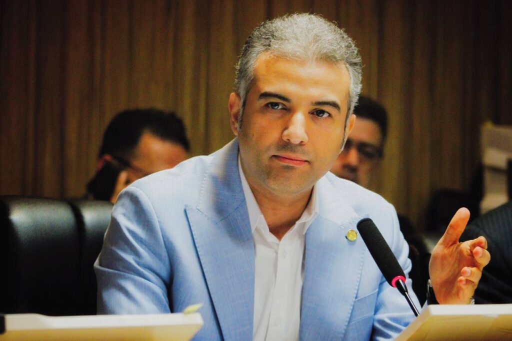 در کدام روستای دور افتاده اینطور آسفالت می‌کنند که در رشت انجام می‌شود!