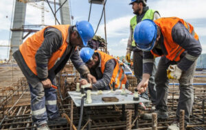 نقد و بررسی نحوه جایگزینی و جذب بیمه‌شدگان جدید کارگران ساختمانی