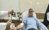 اهدای خون رئیس دانشگاه علوم پزشکی گیلان در اولین روز آبان‌ماه
